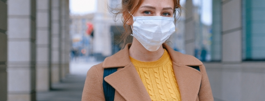 traveler woman wearing a mask